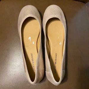 Lucky Brand Gold flats